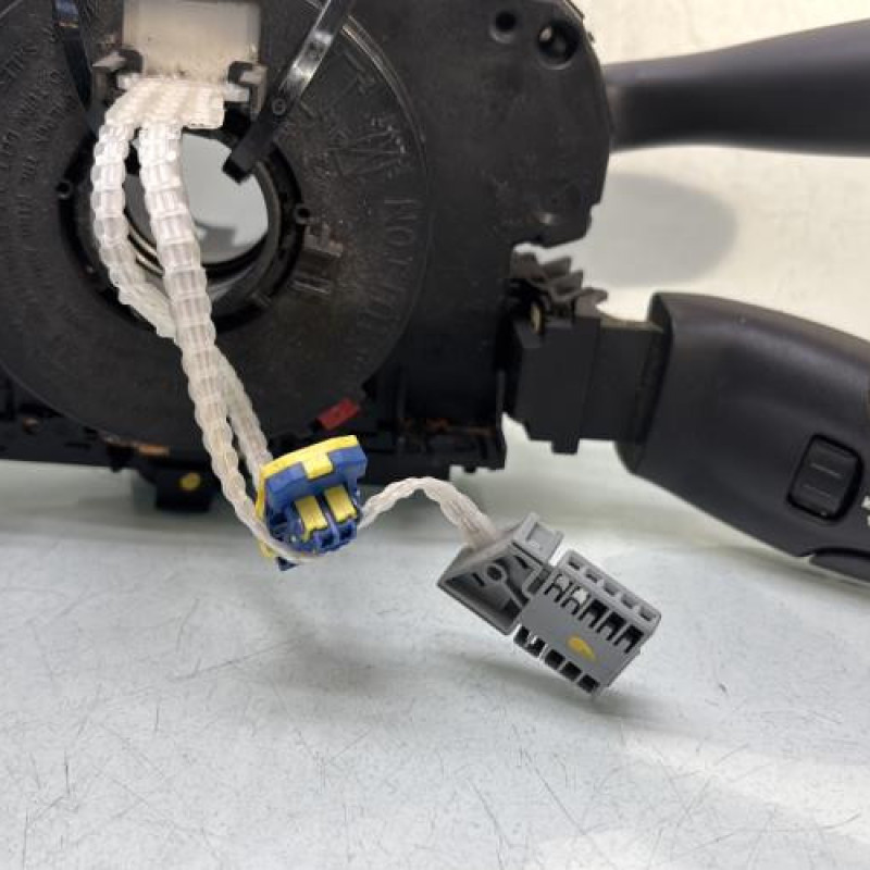 Com (Bloc Contacteur Tournant+Commodo Essuie Glace+Commodo Phare) CITROEN C2 Photo n°3