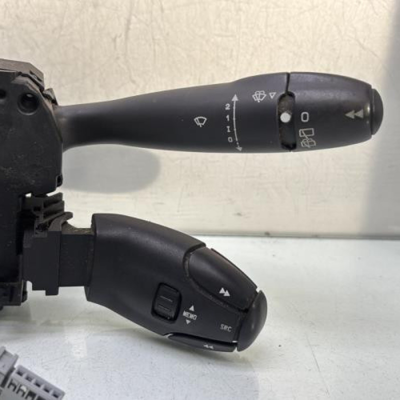 Com (Bloc Contacteur Tournant+Commodo Essuie Glace+Commodo Phare) CITROEN C2 Photo n°4