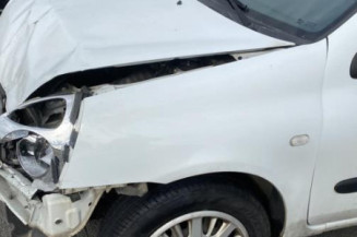 Aile avant droit RENAULT CLIO 2 CAMPUS