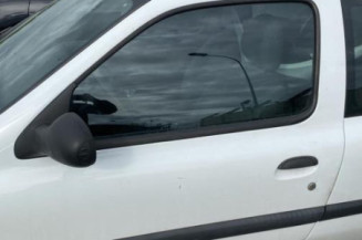 Aile avant droit RENAULT CLIO 2 CAMPUS