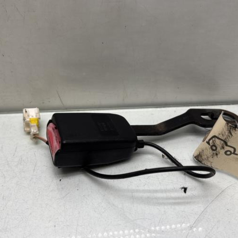 Attache ceinture avant gauche PEUGEOT 207 Photo n°2