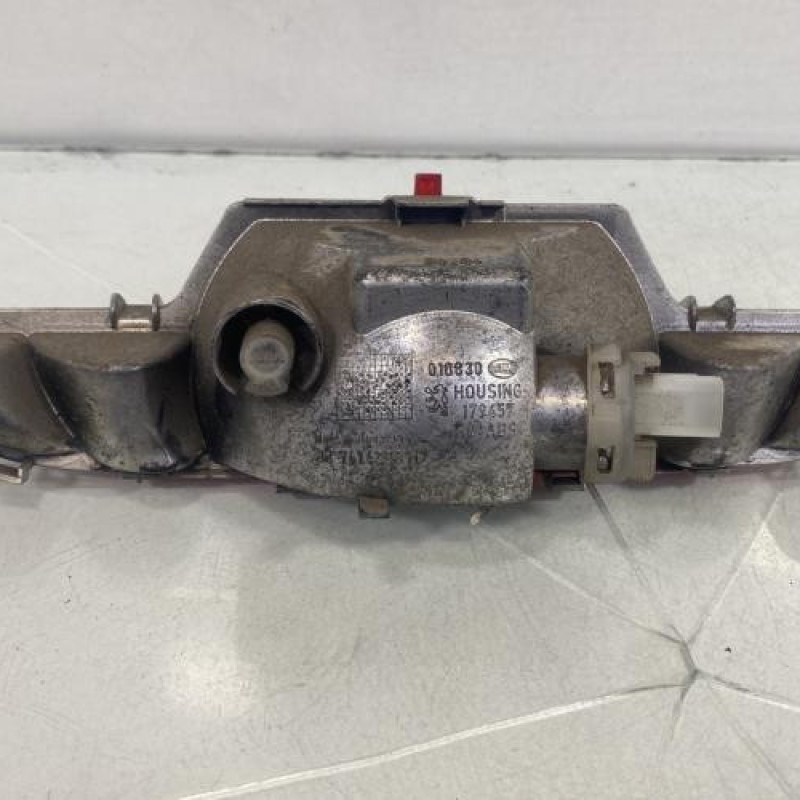 Anti brouillard arriere PEUGEOT 208 1 Photo n°2