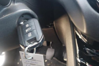 Anti brouillard arriere PEUGEOT 208 1