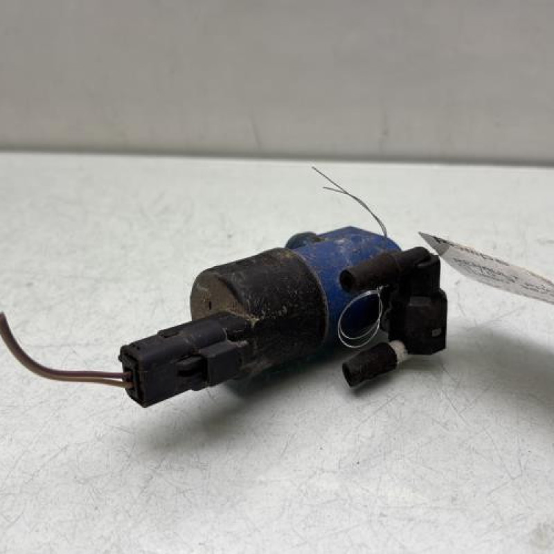 Pompe lave glace avant RENAULT CLIO 3 Photo n°1