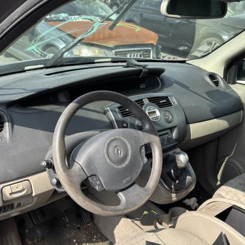 Feu arriere principal droit (feux) RENAULT SCENIC 2 Photo n°17