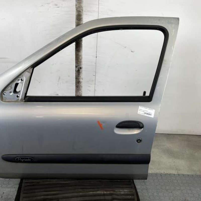 Porte avant gauche RENAULT CLIO 2 Photo n°1