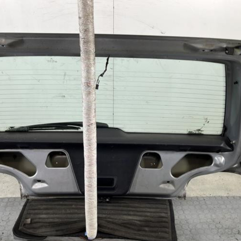 Malle/Hayon arriere CITROEN SAXO Photo n°9