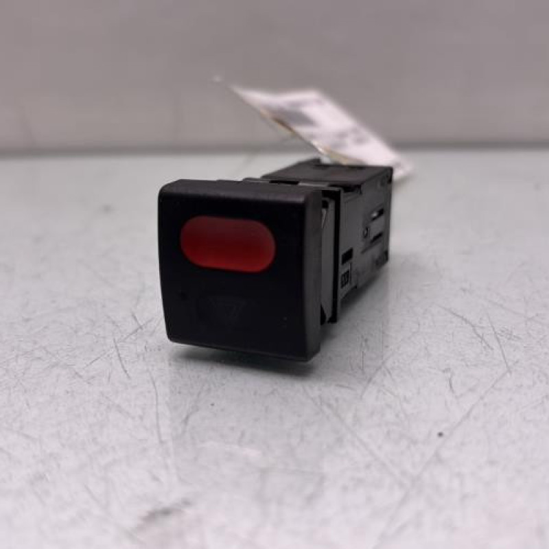 Bouton de warning CITROEN SAXO Photo n°1
