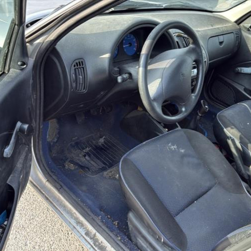 Bouton de warning CITROEN SAXO Photo n°15