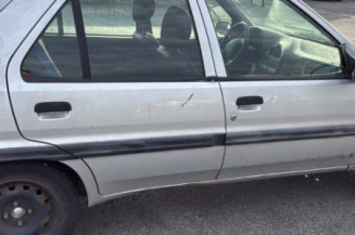 Feu arriere stop central CITROEN SAXO