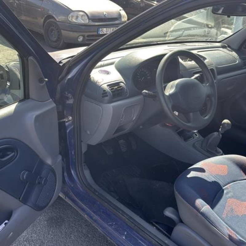 Aile avant droit RENAULT CLIO 2 Photo n°13