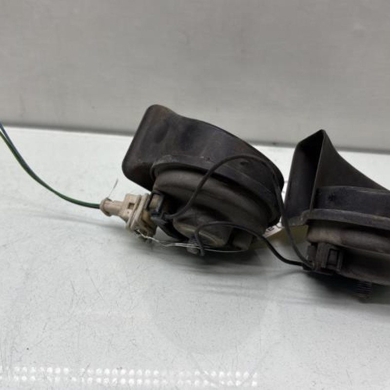 Avertisseur/Klaxon PEUGEOT 5008 1 Photo n°2