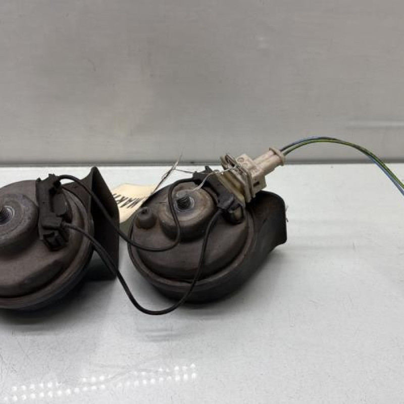 Avertisseur/Klaxon PEUGEOT 5008 1 Photo n°3