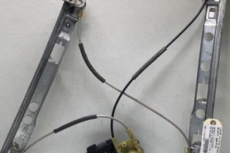 Leve vitre electrique avant gauche RENAULT MEGANE 2 Photo n°1