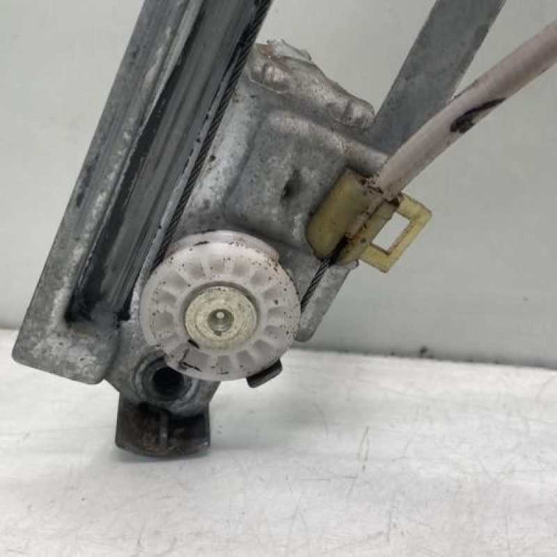 Leve vitre electrique avant gauche RENAULT MEGANE 2 Photo n°5