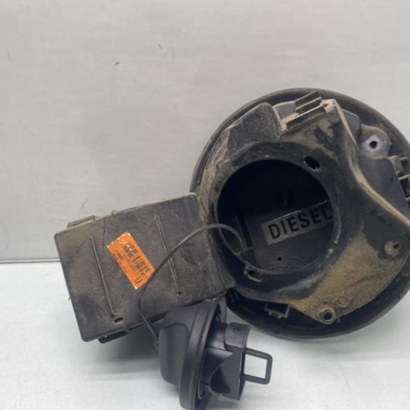 Trappe d'essence RENAULT CLIO 4 Photo n°3