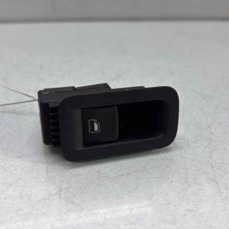 Interrupteur de leve vitre arriere droit VOLKSWAGEN GOLF 7 Photo n°1