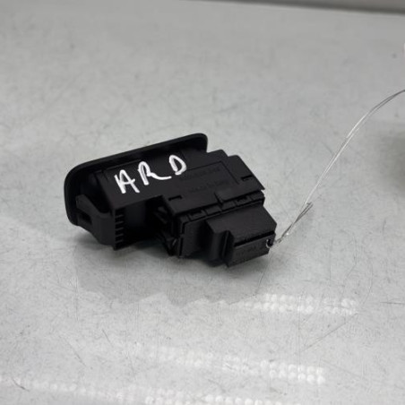 Interrupteur de leve vitre arriere droit VOLKSWAGEN GOLF 7