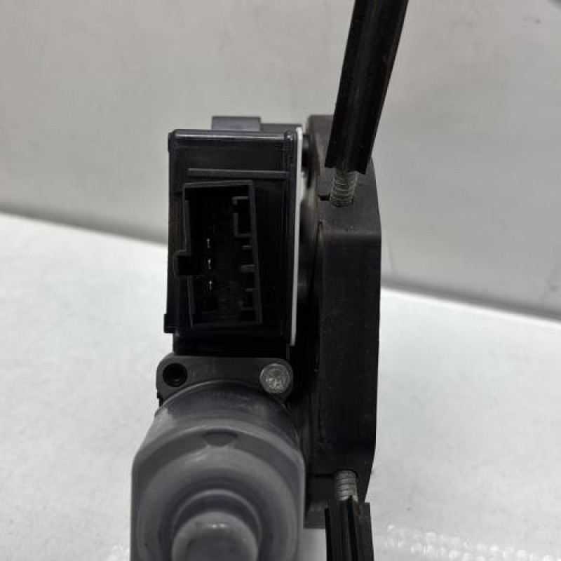 Leve vitre electrique arriere gauche VOLKSWAGEN GOLF 7 Photo n°4