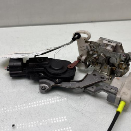 Serrure avant droit TOYOTA AYGO 1