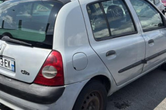 Attache ceinture arriere droit RENAULT CLIO 2