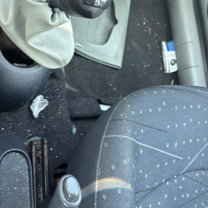 Poignee interieur arriere droit RENAULT CLIO 2 Photo n°17