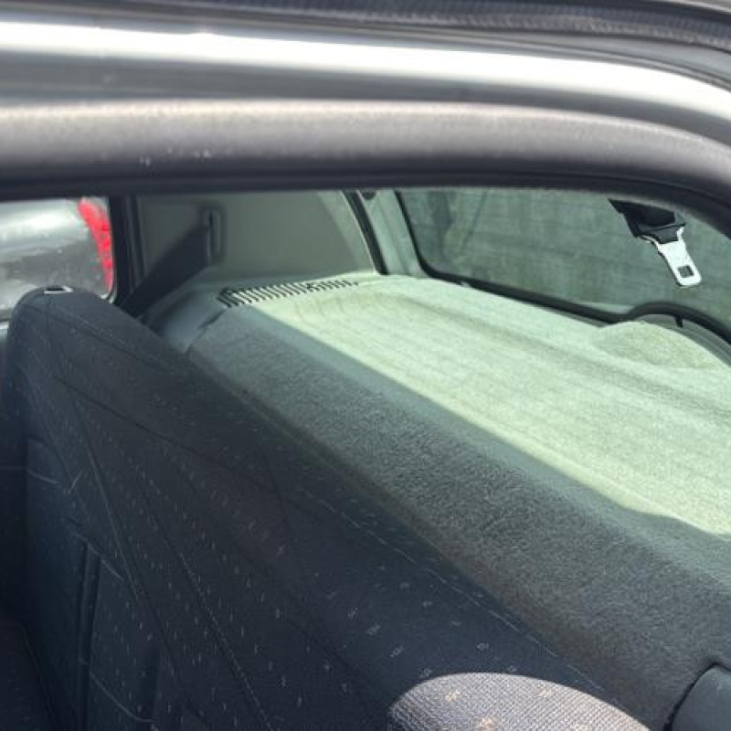 Poignee interieur arriere droit RENAULT CLIO 2 Photo n°20