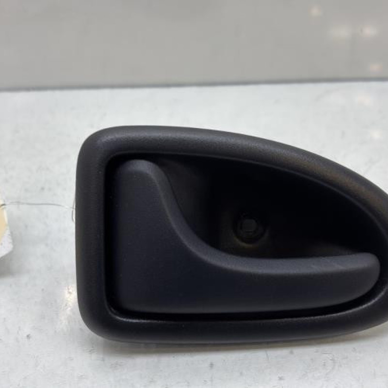 Poignee interieur arriere gauche RENAULT CLIO 2 Photo n°1