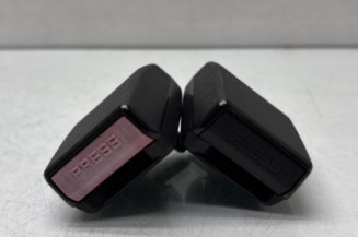 Attache ceinture arriere droit RENAULT SCENIC 2 Photo n°1