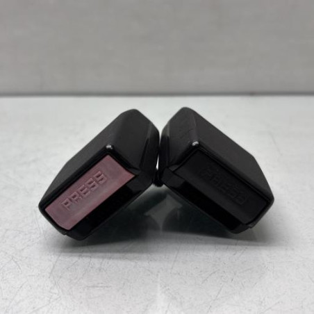 Attache ceinture arriere droit RENAULT SCENIC 2 Photo n°1