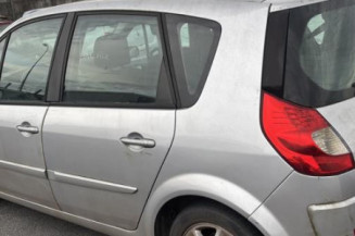 Attache ceinture arriere droit RENAULT SCENIC 2