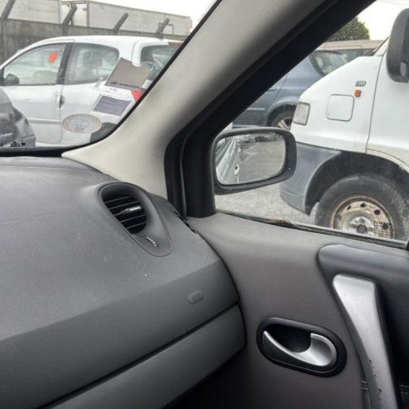 Attache ceinture arriere droit RENAULT SCENIC 2 Photo n°20