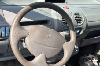 Attache ceinture arriere droit RENAULT TWINGO 1