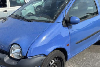 Attache ceinture arriere gauche RENAULT TWINGO 1