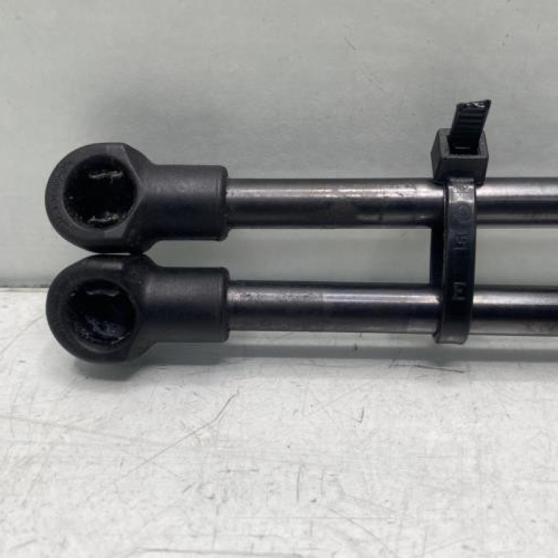 Verin de coffre RENAULT TWINGO 2 Photo n°2