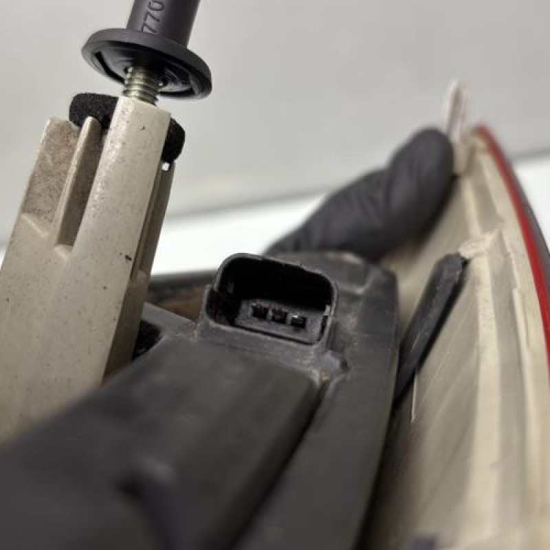 Feu arriere principal droit (feux) RENAULT LAGUNA 3 Photo n°4