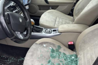 Vase de lave glace RENAULT LAGUNA 3