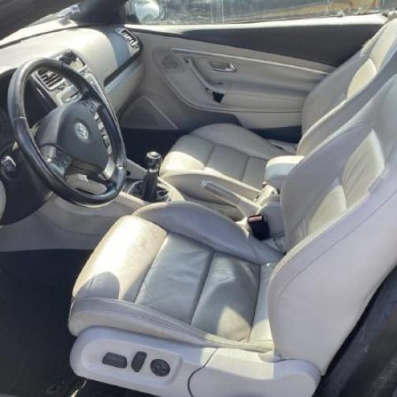 Feu arriere principal droit (feux) VOLKSWAGEN EOS Photo n°9