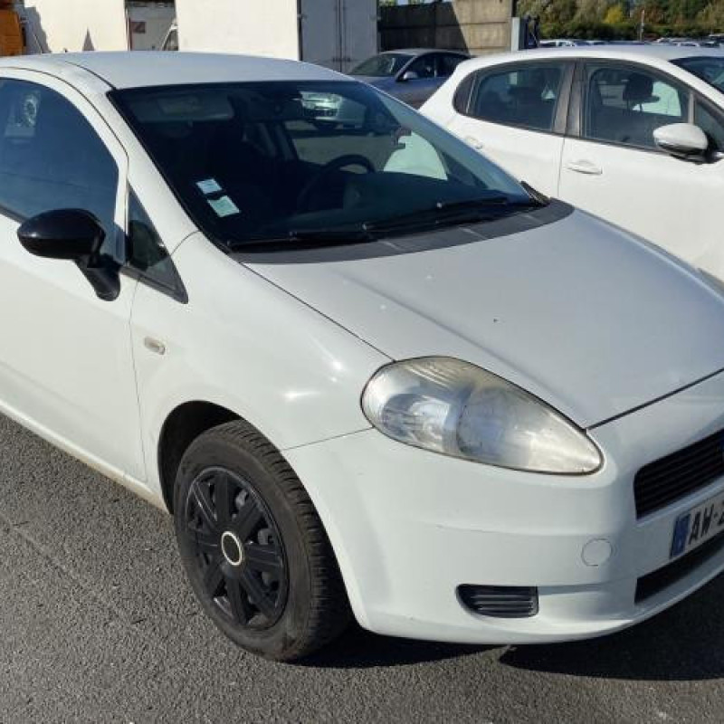 Retroviseur gauche FIAT GRANDE PUNTO Photo n°6