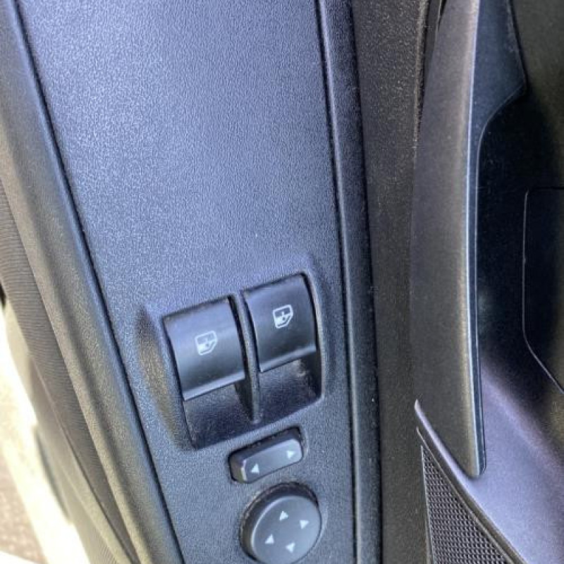 Charniere de capot FIAT GRANDE PUNTO Photo n°12