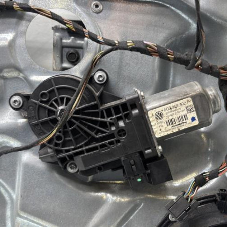 Leve vitre electrique avant gauche VOLKSWAGEN POLO 4