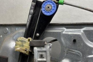 Leve vitre electrique avant gauche VOLKSWAGEN POLO 4