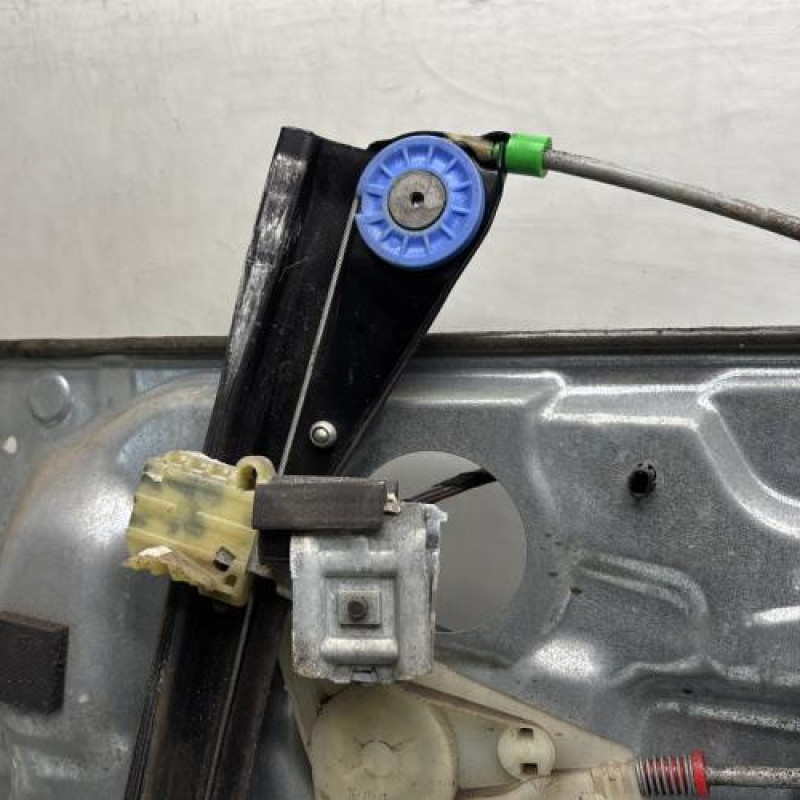 Leve vitre electrique avant gauche VOLKSWAGEN POLO 4 Photo n°6