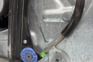 Leve vitre electrique avant gauche VOLKSWAGEN POLO 4