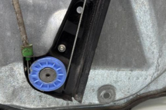 Leve vitre electrique avant gauche VOLKSWAGEN POLO 4