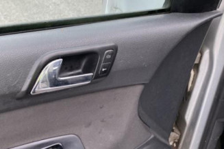 Leve vitre electrique avant gauche VOLKSWAGEN POLO 4
