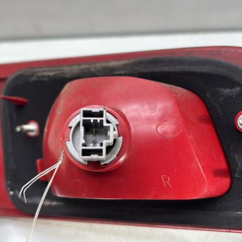 Feu arriere secondaire droit (feux) MAZDA 2 1 Photo n°4