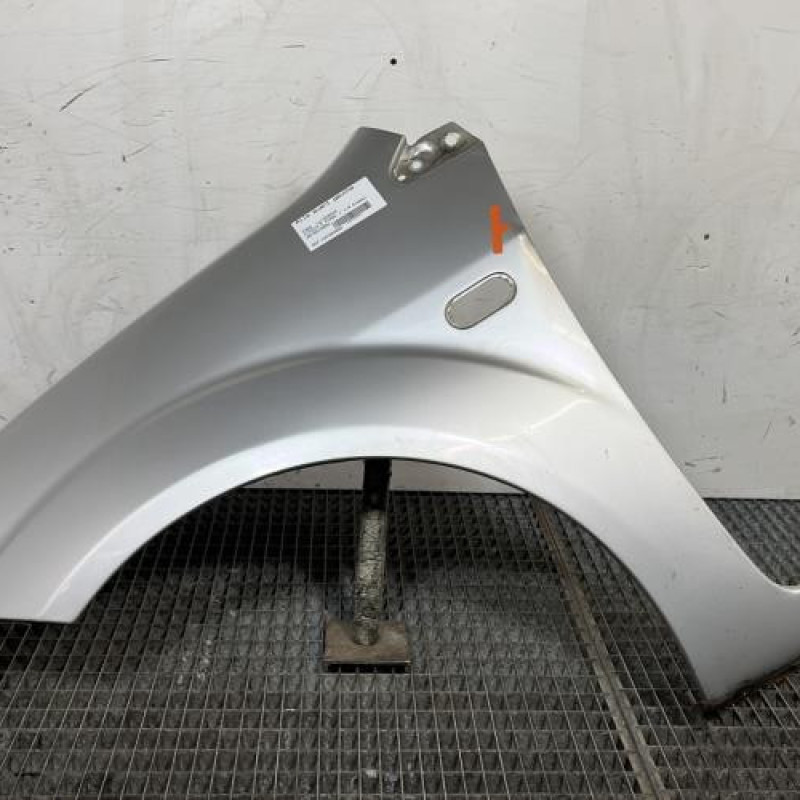 Aile avant gauche FORD FIESTA 5 Photo n°1