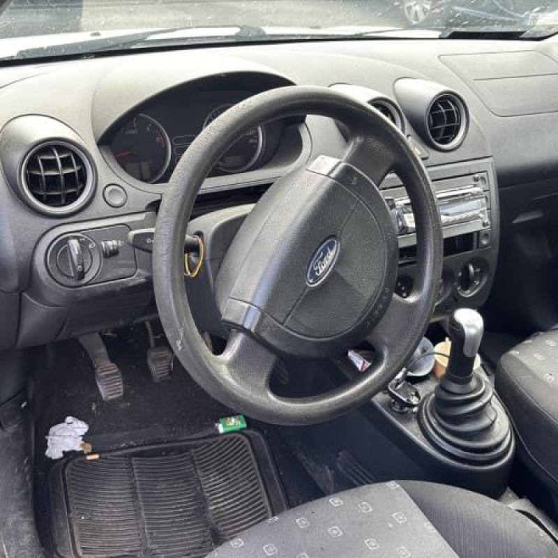 Aile avant gauche FORD FIESTA 5 Photo n°16