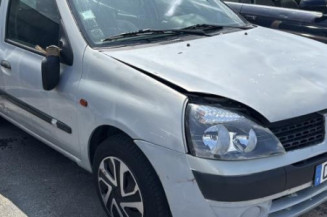 Pare choc arriere RENAULT CLIO 2